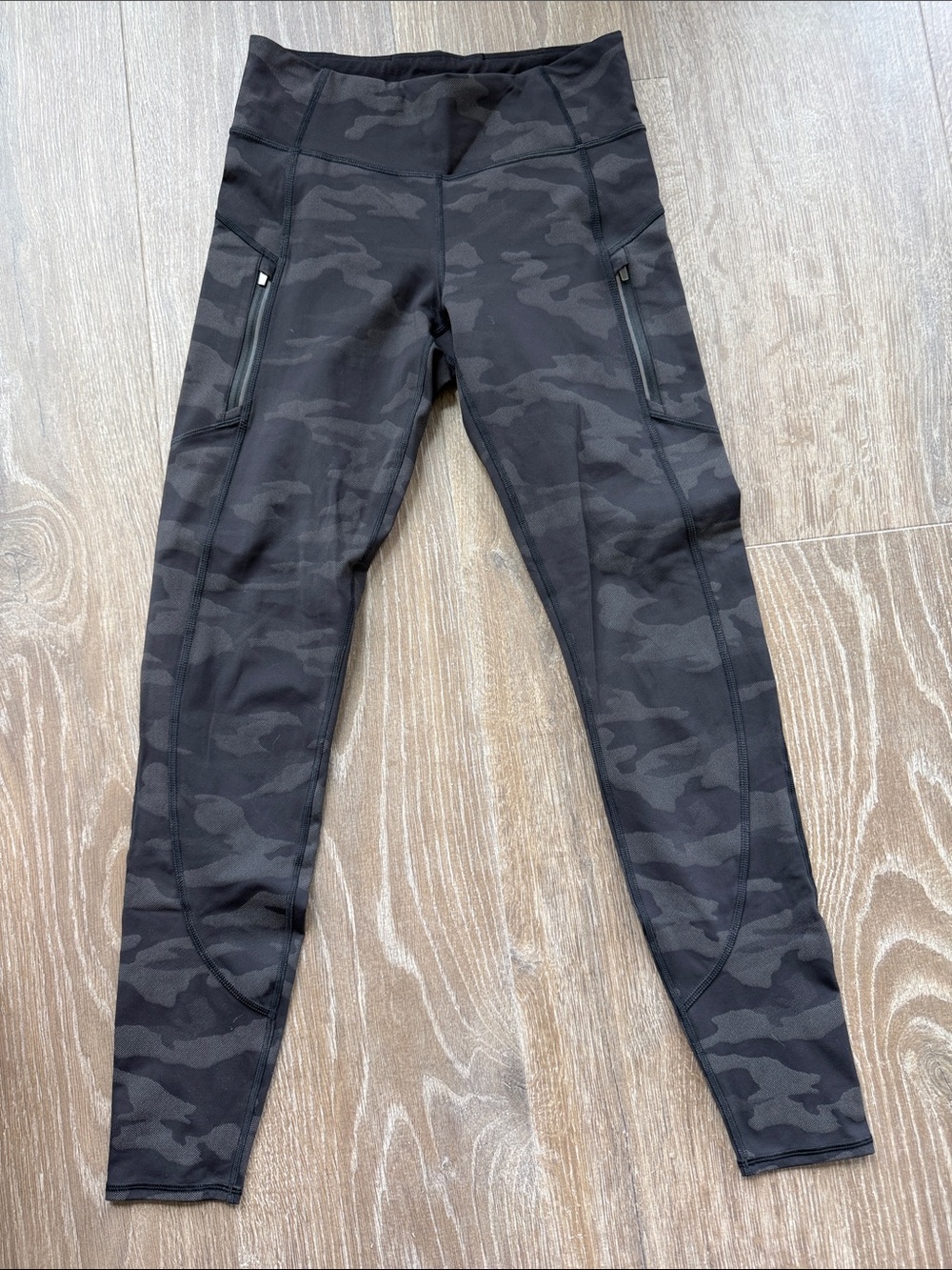 Athleta Rainier Black/Gray Camo Reflective Leggings, Small
